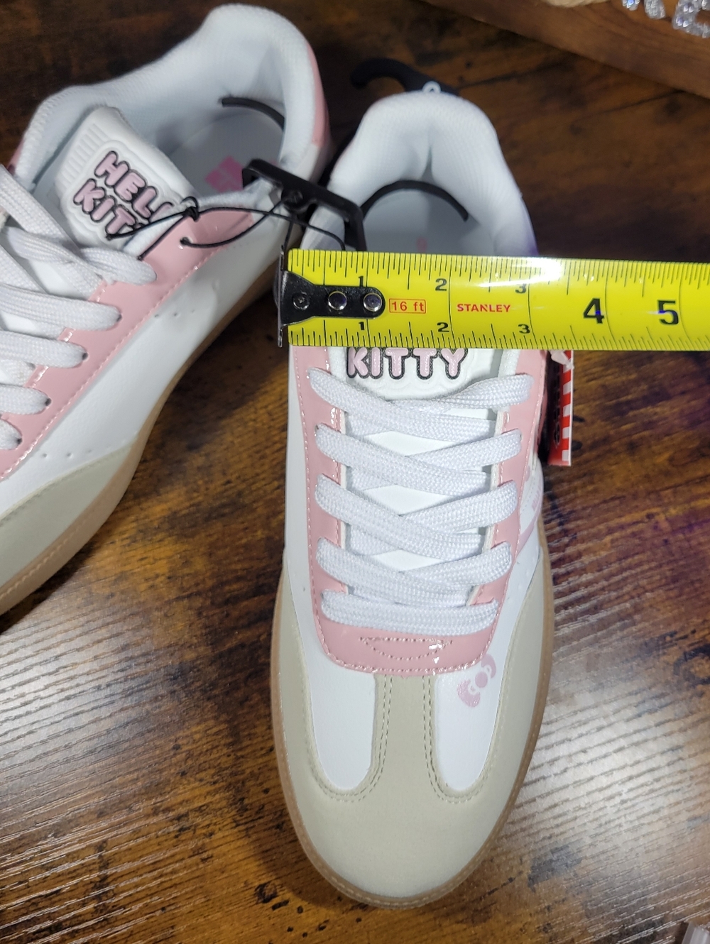 Hello Kitty White Pink Low-Profile Graphic Sneakers ladies size 9 - Picture 9 of 11